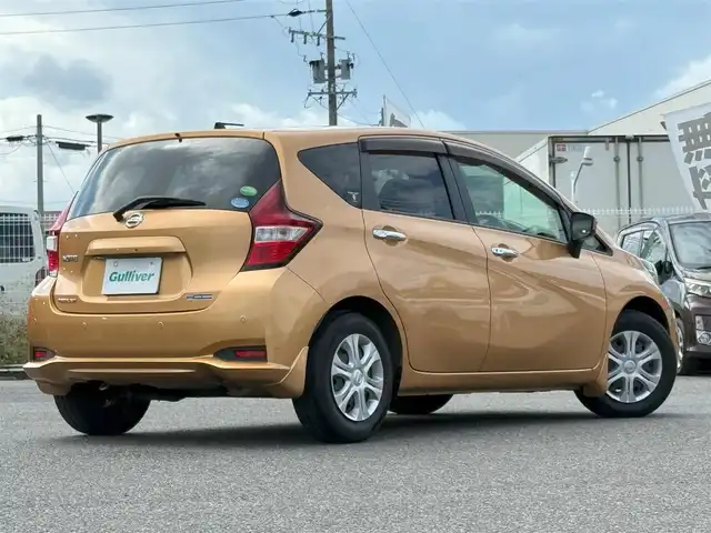 日産 ノート メダリスト X 愛知県 2019(平31)年 4.9万km ギャラクシーゴールド /禁煙/ワンオーナー//ディーラー整備記録簿H31.R1.2.3.4.5.6.7//純正ナビ/フルセグ/CD/BT/AUX/ETC//ナビ連動純正ドラレコ//エマージェンシーブレーキ/LDW/ACC//ハーフレザーシート//革巻きステア/ステアスイッチ//プッシュスタート/スマートキー//電動格納ウィンカーミラー//バニティミラー//コーナーセンサー//純正フロアマット/純正ドアバイザー//新車時保証書//取扱説明書//スペアスマートキー有