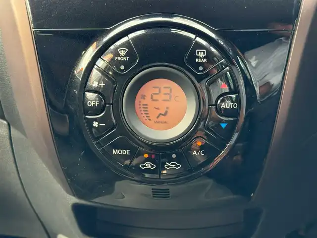 日産 ノート メダリスト X 愛知県 2019(平31)年 4.9万km ギャラクシーゴールド /禁煙/ワンオーナー//ディーラー整備記録簿H31.R1.2.3.4.5.6.7//純正ナビ/フルセグ/CD/BT/AUX/ETC//ナビ連動純正ドラレコ//エマージェンシーブレーキ/LDW/ACC//ハーフレザーシート//革巻きステア/ステアスイッチ//プッシュスタート/スマートキー//電動格納ウィンカーミラー//バニティミラー//コーナーセンサー//純正フロアマット/純正ドアバイザー//新車時保証書//取扱説明書//スペアスマートキー有