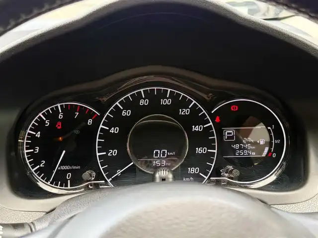 日産 ノート メダリスト X 愛知県 2019(平31)年 4.9万km ギャラクシーゴールド /禁煙/ワンオーナー//ディーラー整備記録簿H31.R1.2.3.4.5.6.7//純正ナビ/フルセグ/CD/BT/AUX/ETC//ナビ連動純正ドラレコ//エマージェンシーブレーキ/LDW/ACC//ハーフレザーシート//革巻きステア/ステアスイッチ//プッシュスタート/スマートキー//電動格納ウィンカーミラー//バニティミラー//コーナーセンサー//純正フロアマット/純正ドアバイザー//新車時保証書//取扱説明書//スペアスマートキー有