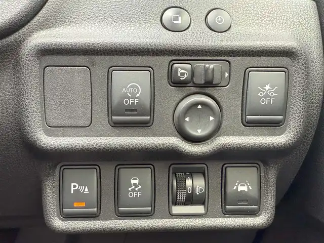 日産 ノート メダリスト X 愛知県 2019(平31)年 4.9万km ギャラクシーゴールド /禁煙/ワンオーナー//ディーラー整備記録簿H31.R1.2.3.4.5.6.7//純正ナビ/フルセグ/CD/BT/AUX/ETC//ナビ連動純正ドラレコ//エマージェンシーブレーキ/LDW/ACC//ハーフレザーシート//革巻きステア/ステアスイッチ//プッシュスタート/スマートキー//電動格納ウィンカーミラー//バニティミラー//コーナーセンサー//純正フロアマット/純正ドアバイザー//新車時保証書//取扱説明書//スペアスマートキー有