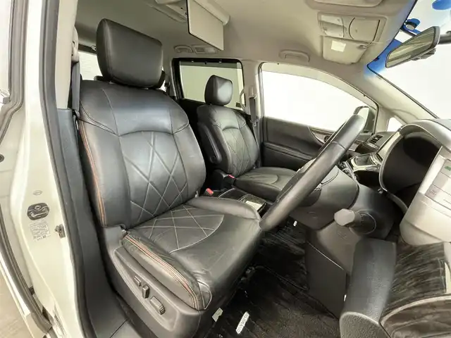 日産 エルグランド 250ハイウェイスター プレミアム 滋賀県 2017(平29)年 7.2万km ブリリアントホワイトパール 純正9インチナビ/【Bluetooth/CD/DVD/Blu-ray/フルセグTV/SD】/バックカメラ/クルーズコントロール/レザーシート/両側パワースライドドア/純正フリップダウンモニター/LEDヘッドライト/オートライト/D/Nパワーシート/D/Nシートヒーター/N席/二列目オットマン/前方ドライブレコーダー/ビルトインETC/パワーバックドア/シートポジションメモリ/ドアバイザー/純正フロアマット/後席サンシェード/プッシュスタート/スマートキー/ステアリングリモコン