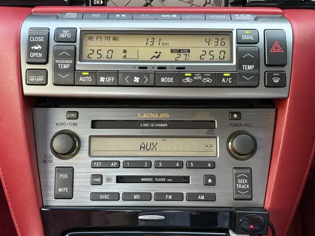 レクサス ＳＣ 430 三重県 2007(平19)年 7.6万km ホワイトパールクリスタルシャイン ♪走行75675km/♪電動オープン/♪マークレビンソン/赤革シート/前席メモリ付パワーシート/前席シートヒーター/純正ナビ/・DTV・CD6連チェンジャー・MD/バックカメラ/前後ドライブレコーダー/HIDヘッドライト/フォグライト/オートライト/電格ミラー/クルーズコントロール/ウッドコンビステアリング/ステアリングスイッチ/ウッドパネル/フロアマット/ETC/サイド/ニーエアバック