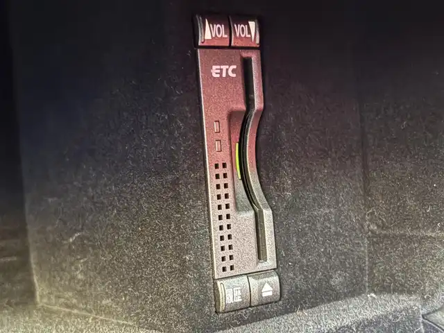 レクサス ＳＣ 430 三重県 2007(平19)年 7.6万km ホワイトパールクリスタルシャイン ♪走行75675km/♪電動オープン/♪マークレビンソン/赤革シート/前席メモリ付パワーシート/前席シートヒーター/純正ナビ/・DTV・CD6連チェンジャー・MD/バックカメラ/前後ドライブレコーダー/HIDヘッドライト/フォグライト/オートライト/電格ミラー/クルーズコントロール/ウッドコンビステアリング/ステアリングスイッチ/ウッドパネル/フロアマット/ETC/サイド/ニーエアバック