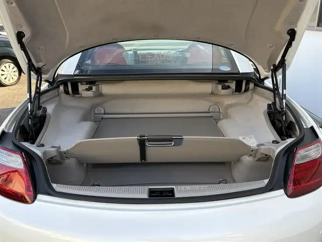 レクサス ＳＣ 430 三重県 2007(平19)年 7.6万km ホワイトパールクリスタルシャイン ♪走行75675km/♪電動オープン/♪マークレビンソン/赤革シート/前席メモリ付パワーシート/前席シートヒーター/純正ナビ/・DTV・CD6連チェンジャー・MD/バックカメラ/前後ドライブレコーダー/HIDヘッドライト/フォグライト/オートライト/電格ミラー/クルーズコントロール/ウッドコンビステアリング/ステアリングスイッチ/ウッドパネル/フロアマット/ETC/サイド/ニーエアバック