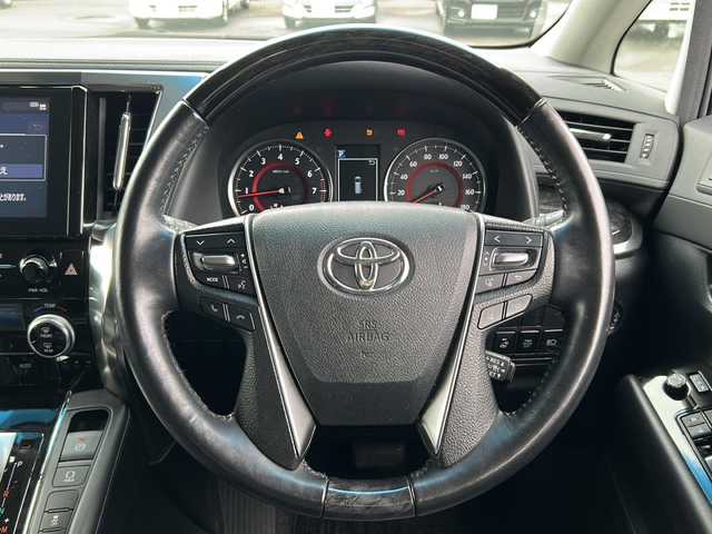 トヨタ アルファード S Cパッケージ 茨城県 2020(令2)年 6.1万km ブラック 後席フリップダウンモニター/純正メモリナビ/(地デジTV・CD・DVD・BT・USB・ラジオ再生)/両側パワースライドドア/レーダークルーズコントロール/レーンアシスト/衝突軽減ブレーキ/コーナーセンサー/BSM/本革レザーシート/シートベンチレーション/オットマン/パワーシート/ビルトインETC/バックカメラ/ドライブレコーダー/オートライト/LEDヘッドライト/純正18inアルミホイール/純正フロアマット/スマートキー/スペアキー