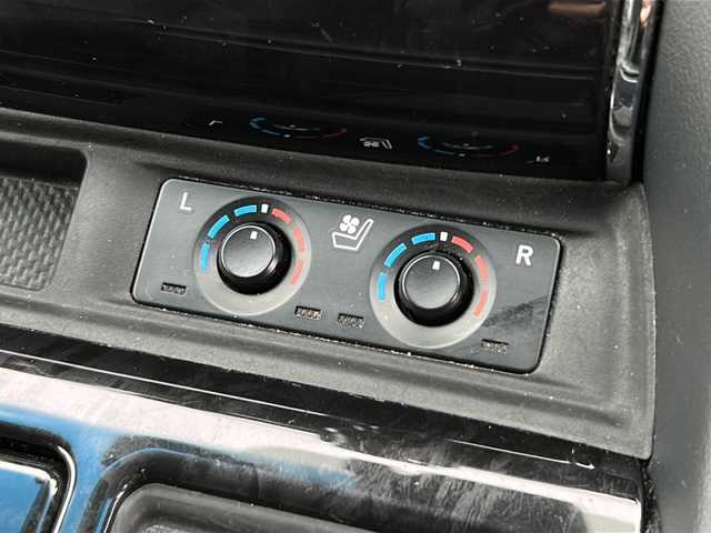 トヨタ アルファード S Cパッケージ 茨城県 2020(令2)年 6.1万km ブラック 後席フリップダウンモニター/純正メモリナビ/(地デジTV・CD・DVD・BT・USB・ラジオ再生)/両側パワースライドドア/レーダークルーズコントロール/レーンアシスト/衝突軽減ブレーキ/コーナーセンサー/BSM/本革レザーシート/シートベンチレーション/オットマン/パワーシート/ビルトインETC/バックカメラ/ドライブレコーダー/オートライト/LEDヘッドライト/純正18inアルミホイール/純正フロアマット/スマートキー/スペアキー