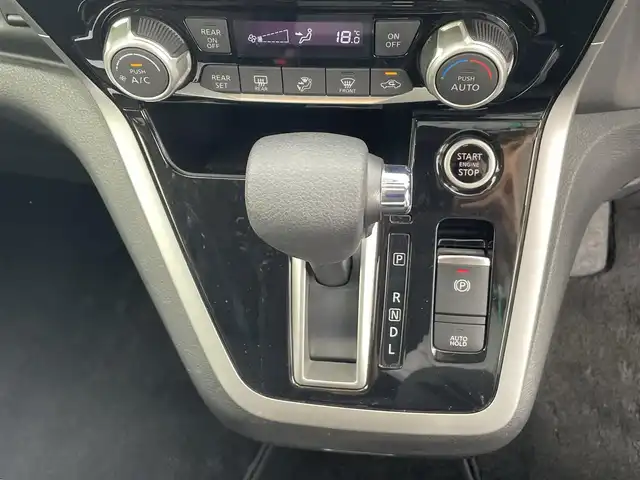 日産 セレナ ハイウェイスターVセレクションⅡ 長野県 2019(平31)年 4.2万km ダイヤモンドブラック プロパイロット/360°セーフティアシスト/・エマージェンシーブレーキ/・車線逸脱警報/・車線逸脱防止支援/・踏み間違い衝突防止アシスト/・標識検知システム/・コーナーセンサー/純正9インチSDナビ【MM518D-L】/(CD/DVD/BD/フルセグTV/BT)/インテリジェントアラウンドビューモニター/ビルトインETC/インテリジェントルームミラー/ドライブレコーダー/ハンズフリーパワースライドドア（両側）/革巻きステアリング/ステアリングスイッチ/電動パーキングスイッチ/ブレーキホールド/LEDライト/ホブランプ/オールライト/スマートキー/純正16インチホイール/純正フロアマット