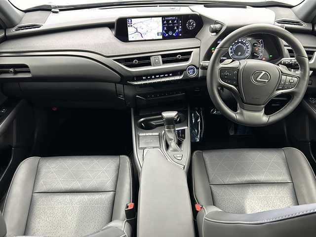 レクサス ＵＸ 250h バージョンL 宮城県 2021(令3)年 2.8万km テレーンカーキマイカM 純正ナビ/(AM/FM/SD/USB/BT/AUX/TV/CD/DVD/Miracast)/全方位カメラ/ビルトインETC2.0/前後ドライブレコーダー/レーダークルーズコントロール/BSM/レザーシート/パワーシート/シートメモリー/シートヒーター/エアシート/ステアリングヒーター/電動チルト＆テレスコピックステアリング/プッシュスタート/スマートキー/スペアキー/オートライト/オートマチックハイビーム/LEDヘッドライト/フォグランプ/純正フロアマット/純正18インチアルミホイール