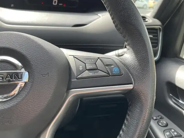 日産 セレナ ハイウェイスター プロパイロットED 滋賀県 2016(平28)年 6.8万km ブリリアントホワイトパール 純正９インチナビ/Bluetooth/CD/DVD/BR/USB/HDMI/フルセグ/前後ドラレコ/前後ソナー/衝突軽減/バックカメラ/プロパイロット/電子パーキング/オートライト/LEDヘッドライト/両側電動スライド/WAC/フリップダウンモニター/プッシュスタート/スマートキー/ステアリングリモコン/ビルトインETC