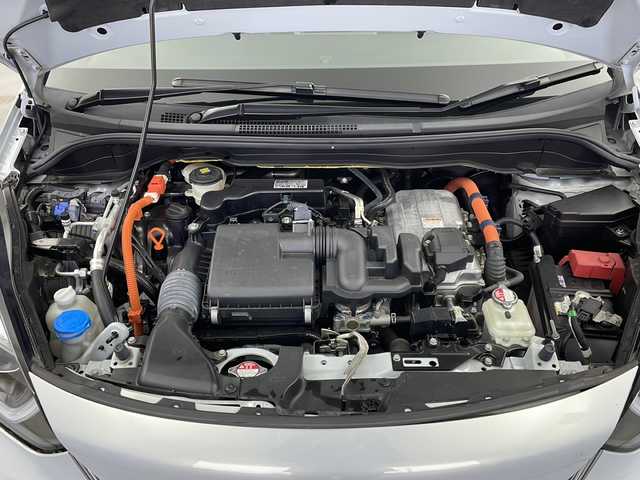 ホンダ フィット e:HEVホーム メゾン 栃木県 2021(令3)年 3.5万km 白 純正ナビ/（BT/Apple CarPlay/Android Auto/フルセグ/AM/FM)/ホンダセンシング/衝突軽減システム/車線逸脱抑制機能/パーキングサポートブレーキ/先行車発進お知らせ　/横滑り防止　/標識認識機能　/追従走行付きクルーズコントロール　/電動格納ミラー/ステアリングスイッチ/純正アルミホイール/純正フロアマット/ETC2.0　/ドライブレコーダー/プッシュスタート/スマートキー