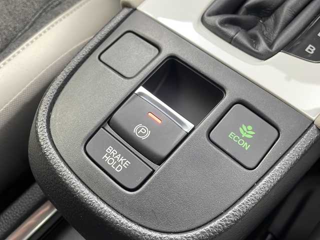 ホンダ フィット e:HEVホーム メゾン 栃木県 2021(令3)年 3.5万km 白 純正ナビ/（BT/Apple CarPlay/Android Auto/フルセグ/AM/FM)/ホンダセンシング/衝突軽減システム/車線逸脱抑制機能/パーキングサポートブレーキ/先行車発進お知らせ　/横滑り防止　/標識認識機能　/追従走行付きクルーズコントロール　/電動格納ミラー/ステアリングスイッチ/純正アルミホイール/純正フロアマット/ETC2.0　/ドライブレコーダー/プッシュスタート/スマートキー