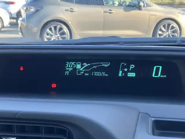 トヨタ アクア S 三重県 2012(平24)年 17万km シルバーM ♪ワンオーナー♪/♪純正ナビ/ ・CD再生・Bluetooth/ ・ワンセグ/♪バックカメラ/♪スマートキー/♪プッシュスタート/♪アイドリングストップ/♪コーナーポール/♪ウィンカーミラー/♪オートライト/♪ヘッドライトレベライザー/♪フロアマット/♪ドアバイザー/♪電格ミラー/♪プライバシーガラス/♪ETC