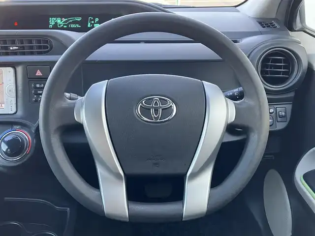 トヨタ アクア S 三重県 2012(平24)年 17万km シルバーM ♪ワンオーナー♪/♪純正ナビ/ ・CD再生・Bluetooth/ ・ワンセグ/♪バックカメラ/♪スマートキー/♪プッシュスタート/♪アイドリングストップ/♪コーナーポール/♪ウィンカーミラー/♪オートライト/♪ヘッドライトレベライザー/♪フロアマット/♪ドアバイザー/♪電格ミラー/♪プライバシーガラス/♪ETC