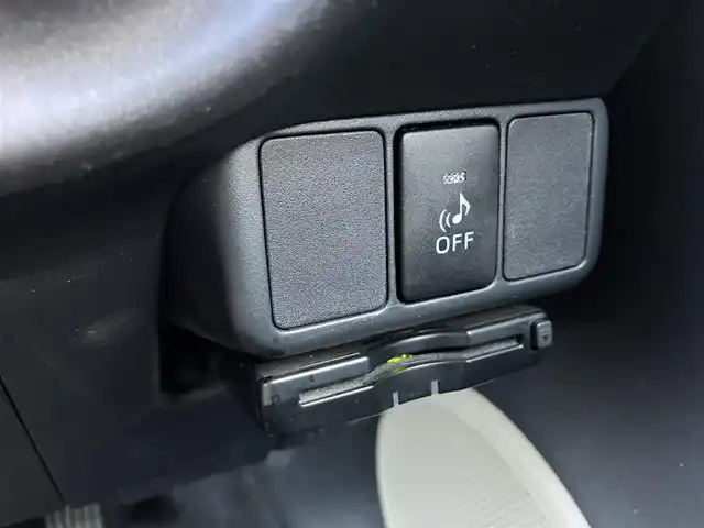 トヨタ アクア S 三重県 2012(平24)年 17万km シルバーM ♪ワンオーナー♪/♪純正ナビ/ ・CD再生・Bluetooth/ ・ワンセグ/♪バックカメラ/♪スマートキー/♪プッシュスタート/♪アイドリングストップ/♪コーナーポール/♪ウィンカーミラー/♪オートライト/♪ヘッドライトレベライザー/♪フロアマット/♪ドアバイザー/♪電格ミラー/♪プライバシーガラス/♪ETC