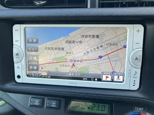 トヨタ アクア S 三重県 2012(平24)年 17万km シルバーM ♪ワンオーナー♪/♪純正ナビ/ ・CD再生・Bluetooth/ ・ワンセグ/♪バックカメラ/♪スマートキー/♪プッシュスタート/♪アイドリングストップ/♪コーナーポール/♪ウィンカーミラー/♪オートライト/♪ヘッドライトレベライザー/♪フロアマット/♪ドアバイザー/♪電格ミラー/♪プライバシーガラス/♪ETC