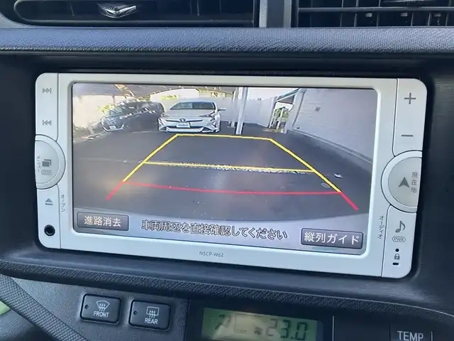 トヨタ アクア S 三重県 2012(平24)年 17万km シルバーM ♪ワンオーナー♪/♪純正ナビ/ ・CD再生・Bluetooth/ ・ワンセグ/♪バックカメラ/♪スマートキー/♪プッシュスタート/♪アイドリングストップ/♪コーナーポール/♪ウィンカーミラー/♪オートライト/♪ヘッドライトレベライザー/♪フロアマット/♪ドアバイザー/♪電格ミラー/♪プライバシーガラス/♪ETC