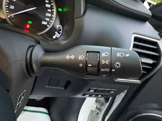 レクサス ＮＸ 300h Iパッケージ 大阪府 2019(平31)年 4.1万km ソニッククォーツ ナビ　/フルセグ　/Ｂｌｕｅｔｏｏｔｈ　/バックカメラ　/レザーシート　/シートヒーター　/ステアリングヒーター　/メモリーシート　/パワーバックドア　/レーダークルーズコントロール　/前後ドラレコ　/ＥＴＣ　/三眼LEDヘッドライト/OP18インチアルミ