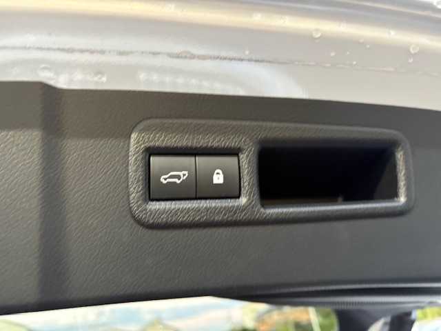 レクサス ＮＸ 300h Iパッケージ 大阪府 2019(平31)年 4.1万km ソニッククォーツ ナビ　/フルセグ　/Ｂｌｕｅｔｏｏｔｈ　/バックカメラ　/レザーシート　/シートヒーター　/ステアリングヒーター　/メモリーシート　/パワーバックドア　/レーダークルーズコントロール　/前後ドラレコ　/ＥＴＣ　/三眼LEDヘッドライト/OP18インチアルミ