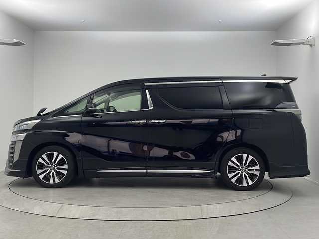 トヨタ ヴェルファイア Z Gエディション 大阪府 2019(令1)年 4.3万km ブラック ツインムーンルーフ/モデリスタエアロ/純正10インチナビ(フルセグTV/AM/FM/CD/DVD/BT)/純正12インチフリップダウンモニター/バックカメラ/ETC/デジタルインナーミラー/toyota safety sense/・プリクラッシュセーフティ/・レーントレーシングアシスト/・レーダークルーズコントロール（全車速追従機能付）/・ロードサインアシスト/・アダプティブハイビームシステム/・オートマチックハイビーム/パワーシート(D/N/２列目)/シートヒーター(D/N)/エアシート(D/N)/メモリシート(D)/ステアリングヒーター/純正フロアマット/純正18インチAW