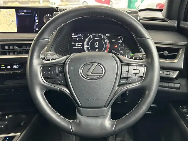 レクサス ＵＸ 200 バージョンC 茨城県 2018(平30)年 3.7万km テレーンカーキマイカM Lexsu Safety System+/純正メモリナビ/　(AM/FM/CD/DVD/Bluetooth/USB/フルセグ)/バックカメラ/ブラインドスポットモニター/前後ドライブレコーダー/追従型クルーズコントロール/ビルトインETC2.0/LEDヘッドライト/レザーシート/パワーシーター/シートヒーター/ステアリングヒーター/パワーバックドア/純正17インチアルミホイール/レーンキープアシスト/前後コーナーセンサー/オートライト