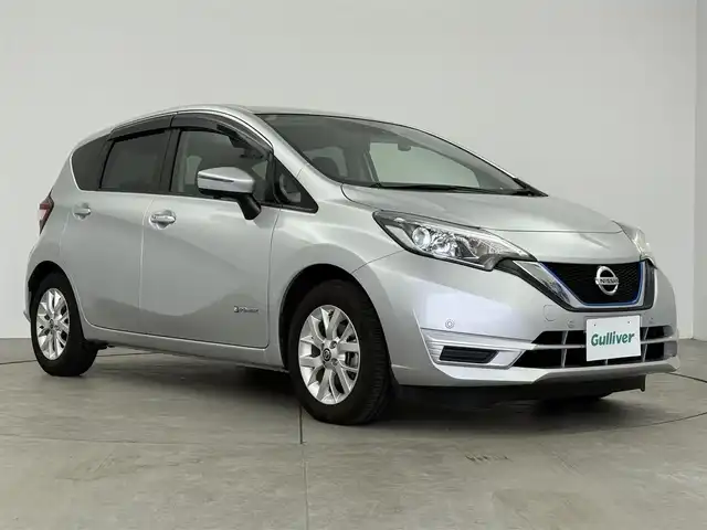日産 ノート e－パワー X Vセレクション 愛知県 2020(令2)年 4.3万km シルバー 純正ナビ/アラウンドビューモニター/デジタルインナーミラー/エマージェンシーブレーキ/純正15インチアルミホイール/車線逸脱警報機能/LEDヘッドライト/ドライブレコーダー/Bluetooth/スマートキー/プッシュスタート/電動格納ミラー/ETC