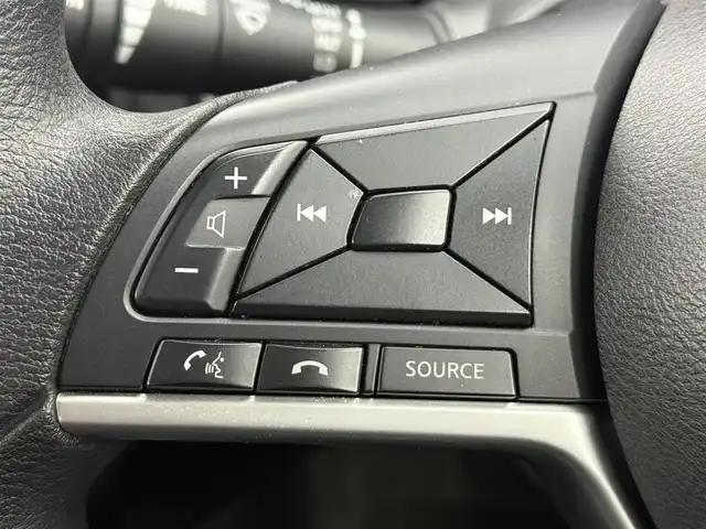 日産 ノート e－パワー X Vセレクション 愛知県 2020(令2)年 4.3万km シルバー 純正ナビ/アラウンドビューモニター/デジタルインナーミラー/エマージェンシーブレーキ/純正15インチアルミホイール/車線逸脱警報機能/LEDヘッドライト/ドライブレコーダー/Bluetooth/スマートキー/プッシュスタート/電動格納ミラー/ETC