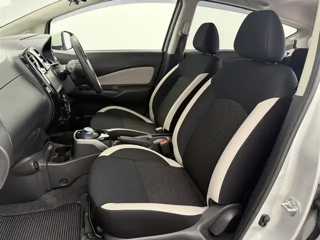 日産 ノート e－パワー X Vセレクション 愛知県 2020(令2)年 4.3万km シルバー 純正ナビ/アラウンドビューモニター/デジタルインナーミラー/エマージェンシーブレーキ/純正15インチアルミホイール/車線逸脱警報機能/LEDヘッドライト/ドライブレコーダー/Bluetooth/スマートキー/プッシュスタート/電動格納ミラー/ETC