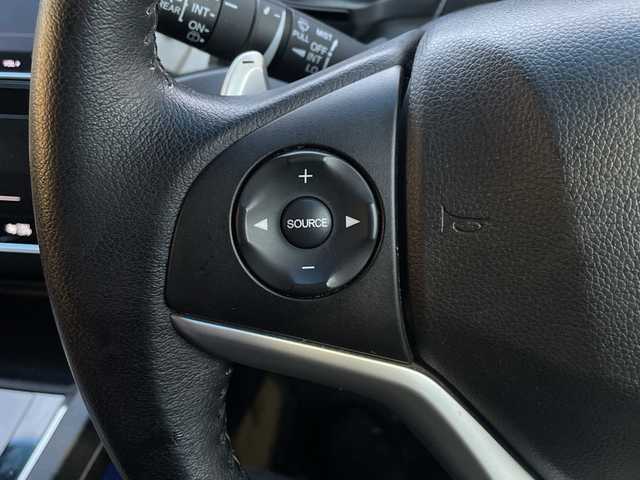 ホンダ シャトル ハイブリッド Z 新潟県 2015(平27)年 6.3万km ティンテッドシルバーM 純正8インチナビ　/　CD/DVD/BT/USB/SD/フルセグＴＶ　/あんしんパッケージ/　シティブレーキアクティブシステム/　サイドカーテンエアバッグシステム/　誤発進抑制機能/コンフォートビューパッケージ/　親水/ヒーテッドドアミラー/　フロントドア撥水ガラス/　熱線入りフロントウインドウ/バックカメラ　/コーナーセンサー/シートヒーター　/ハーフレザーシート/クルーズコントロール　/純正アルミホイール１６インチ　/ＬＥＤオートヘッドライト/フォグランプ/プッシュスタート/スマートキー/パドルシフト/革巻きステアリング/電動格納ウインカーミラー/ステアリングスイッチ/ＥＴＣ　/純正フロアマット　/ドアバイザー