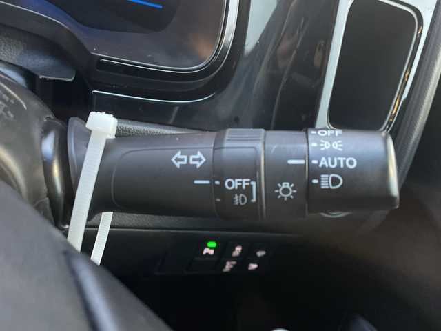 ホンダ シャトル ハイブリッド Z 新潟県 2015(平27)年 6.3万km ティンテッドシルバーM 純正8インチナビ　/　CD/DVD/BT/USB/SD/フルセグＴＶ　/あんしんパッケージ/　シティブレーキアクティブシステム/　サイドカーテンエアバッグシステム/　誤発進抑制機能/コンフォートビューパッケージ/　親水/ヒーテッドドアミラー/　フロントドア撥水ガラス/　熱線入りフロントウインドウ/バックカメラ　/コーナーセンサー/シートヒーター　/ハーフレザーシート/クルーズコントロール　/純正アルミホイール１６インチ　/ＬＥＤオートヘッドライト/フォグランプ/プッシュスタート/スマートキー/パドルシフト/革巻きステアリング/電動格納ウインカーミラー/ステアリングスイッチ/ＥＴＣ　/純正フロアマット　/ドアバイザー