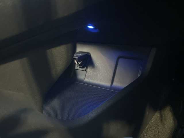 ホンダ シャトル ハイブリッド Z 新潟県 2015(平27)年 6.3万km ティンテッドシルバーM 純正8インチナビ　/　CD/DVD/BT/USB/SD/フルセグＴＶ　/あんしんパッケージ/　シティブレーキアクティブシステム/　サイドカーテンエアバッグシステム/　誤発進抑制機能/コンフォートビューパッケージ/　親水/ヒーテッドドアミラー/　フロントドア撥水ガラス/　熱線入りフロントウインドウ/バックカメラ　/コーナーセンサー/シートヒーター　/ハーフレザーシート/クルーズコントロール　/純正アルミホイール１６インチ　/ＬＥＤオートヘッドライト/フォグランプ/プッシュスタート/スマートキー/パドルシフト/革巻きステアリング/電動格納ウインカーミラー/ステアリングスイッチ/ＥＴＣ　/純正フロアマット　/ドアバイザー