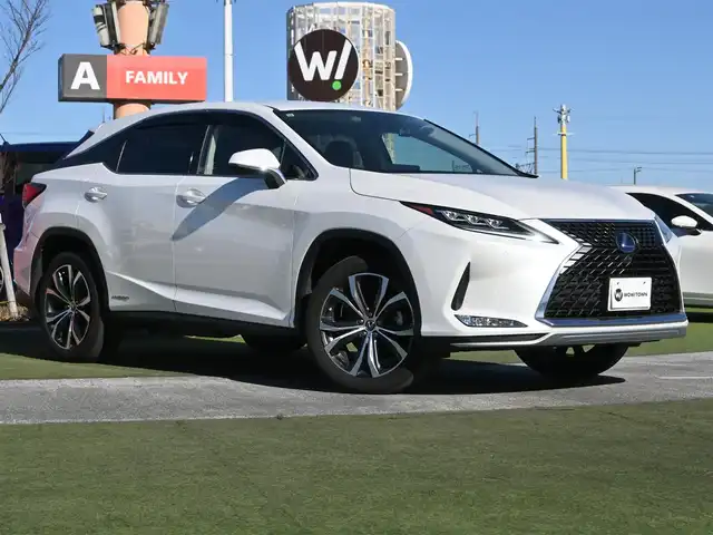 レクサス ＲＸ 450h バージョンL 千葉県 2021(令3)年 4.6万km ソニッククォーツ 235/55R20/Lexus Safety System+/・プリクラッシュセーフティ/・レーンディパーチャーアラート/・オートハイビーム/・レーダークルーズコントロール/・ブラインドスポットモニター/パワーバックドア/セミアニリンレザーシート/前席パワーシート/エアシート/各席シートヒーター/リア電動リクライニングシート/純正SDナビ/地デジTV/【DVD/CD再生機能　Bluetooth接続】/パノラミックビューモニター/ドライブレコーダー（前後撮影）/置くだけ充電/コンビハンドル/ステアリングスイッチ/パドルシフト/ETC（2.0）/3眼LEDヘッドライト/ウインカーミラー/クリアランスソナー/純正20インチアルミホイル/サイド/カーテンエアバッグ/スマートキー