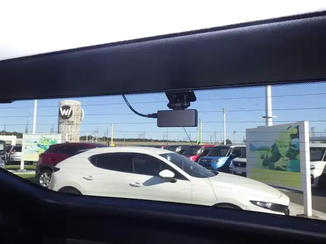 レクサス ＲＸ 450h バージョンL 千葉県 2021(令3)年 4.6万km ソニッククォーツ 235/55R20/Lexus Safety System+/・プリクラッシュセーフティ/・レーンディパーチャーアラート/・オートハイビーム/・レーダークルーズコントロール/・ブラインドスポットモニター/パワーバックドア/セミアニリンレザーシート/前席パワーシート/エアシート/各席シートヒーター/リア電動リクライニングシート/純正SDナビ/地デジTV/【DVD/CD再生機能　Bluetooth接続】/パノラミックビューモニター/ドライブレコーダー（前後撮影）/置くだけ充電/コンビハンドル/ステアリングスイッチ/パドルシフト/ETC（2.0）/3眼LEDヘッドライト/ウインカーミラー/クリアランスソナー/純正20インチアルミホイル/サイド/カーテンエアバッグ/スマートキー