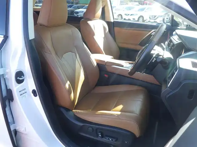 レクサス ＲＸ 450h バージョンL 千葉県 2021(令3)年 4.6万km ソニッククォーツ 235/55R20/Lexus Safety System+/・プリクラッシュセーフティ/・レーンディパーチャーアラート/・オートハイビーム/・レーダークルーズコントロール/・ブラインドスポットモニター/パワーバックドア/セミアニリンレザーシート/前席パワーシート/エアシート/各席シートヒーター/リア電動リクライニングシート/純正SDナビ/地デジTV/【DVD/CD再生機能　Bluetooth接続】/パノラミックビューモニター/ドライブレコーダー（前後撮影）/置くだけ充電/コンビハンドル/ステアリングスイッチ/パドルシフト/ETC（2.0）/3眼LEDヘッドライト/ウインカーミラー/クリアランスソナー/純正20インチアルミホイル/サイド/カーテンエアバッグ/スマートキー