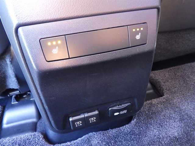 レクサス ＲＸ 450h バージョンL 千葉県 2021(令3)年 4.6万km ソニッククォーツ 235/55R20/Lexus Safety System+/・プリクラッシュセーフティ/・レーンディパーチャーアラート/・オートハイビーム/・レーダークルーズコントロール/・ブラインドスポットモニター/パワーバックドア/セミアニリンレザーシート/前席パワーシート/エアシート/各席シートヒーター/リア電動リクライニングシート/純正SDナビ/地デジTV/【DVD/CD再生機能　Bluetooth接続】/パノラミックビューモニター/ドライブレコーダー（前後撮影）/置くだけ充電/コンビハンドル/ステアリングスイッチ/パドルシフト/ETC（2.0）/3眼LEDヘッドライト/ウインカーミラー/クリアランスソナー/純正20インチアルミホイル/サイド/カーテンエアバッグ/スマートキー