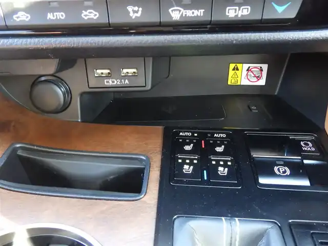 レクサス ＲＸ 450h バージョンL 千葉県 2021(令3)年 4.6万km ソニッククォーツ 235/55R20/Lexus Safety System+/・プリクラッシュセーフティ/・レーンディパーチャーアラート/・オートハイビーム/・レーダークルーズコントロール/・ブラインドスポットモニター/パワーバックドア/セミアニリンレザーシート/前席パワーシート/エアシート/各席シートヒーター/リア電動リクライニングシート/純正SDナビ/地デジTV/【DVD/CD再生機能　Bluetooth接続】/パノラミックビューモニター/ドライブレコーダー（前後撮影）/置くだけ充電/コンビハンドル/ステアリングスイッチ/パドルシフト/ETC（2.0）/3眼LEDヘッドライト/ウインカーミラー/クリアランスソナー/純正20インチアルミホイル/サイド/カーテンエアバッグ/スマートキー