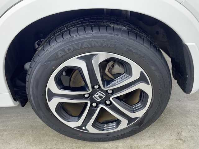 ホンダ ヴェゼル ハイブリッド Z ホンダセンシング 兵庫県 2020(令2)年 6.1万km プラチナホワイトパール レーンキープアシスト/衝突被害軽減システム/先行車発信検知/車線逸脱警報/フロントガラス熱戦スイッチ/純正ナビ（VXM-205VFEi）/・AM/FM/・CD/DVD/・SD/Bluetooth/・フルセグTV/ビルトインETC/前後ドライブレコーダー/革巻きステアリング/ステアリングスイッチ/レーダークルーズコントロール/ハーフレザーシート/前席パワーシート/前席シートヒーター/シートメモリー/電子パーキングブレーキ/ブレーキホールド/LEDヘッドライト/フォグランプ/オートヘッドライト/オートリトラーミラー/純正フロアマット/純正アルミホイール/プッシュスタート＆スマートキー/アイドリングストップ