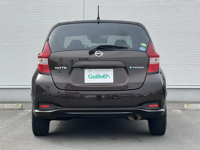 日産 ノート e－パワー X 秋田県 2018(平30)年 4.6万km ロゼブロンズ 純正ナビ/スマートキー/フルセグ/衝突軽減システム/ETC/ワンオーナー/コーナーセンサー/社外アルミ/アイドリングストップ/プッシュスタート/レーンキープアシスト/横滑り防止/純正フロアマット/純正ドアバイザー/オートエアコン/オートライト/パワーステアリング/パワーウィンドウ/保証書/取扱説明書/記録簿