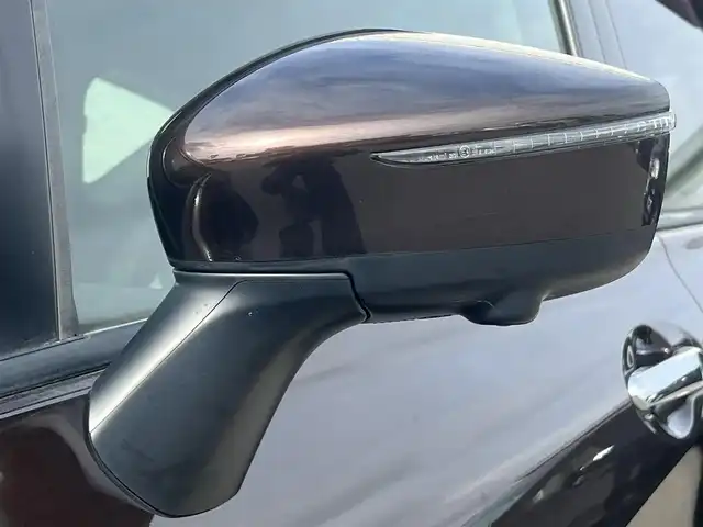 日産 ノート e－パワー X 秋田県 2018(平30)年 4.6万km ロゼブロンズ 純正ナビ/スマートキー/フルセグ/衝突軽減システム/ETC/ワンオーナー/コーナーセンサー/社外アルミ/アイドリングストップ/プッシュスタート/レーンキープアシスト/横滑り防止/純正フロアマット/純正ドアバイザー/オートエアコン/オートライト/パワーステアリング/パワーウィンドウ/保証書/取扱説明書/記録簿