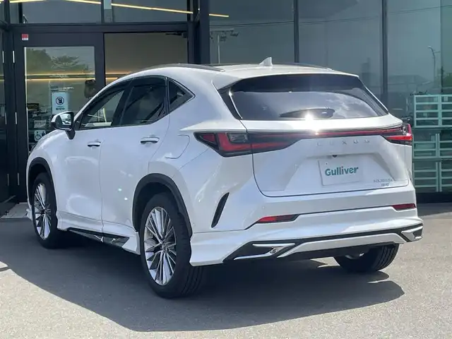 レクサス ＮＸ 350h バージョンL 東京都 2023(令5)年 1.7万km ソニッククォーツ パノラマルーフ/モデリスタエロ/3眼LEDヘッドライト/パノラマミックビューモニター/ヘッドアップディスプレイ/ルーフレール/デジタルインナーミラー/Lexus Safety System＋/・プリクラッシュセーフティ/・レーンチェンジアシスト/・オートマチックハイビーム/・レーダークルーズコントロール/・ブラインドスポットモニター/パーキングアシスト/シートヒーター/ベンチレーションシート/ハンドルヒーター/ビルトインETC2.0/ドライブレコーダー/パドルシフト/パワーバックドア