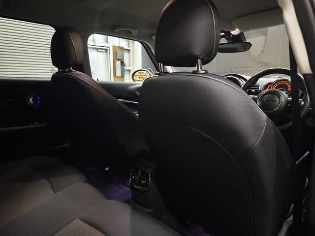 ＭＩＮＩ ミニ クラブマン クーパー 群馬県 2019(令1)年 4.7万km 茶 ペッパーパッケージ/インテリジェントセーフティ/バックカメラ/純正HDDナビ/アンビエントライト/コンフォートアクセス/ACC/Bluetooth/17インチAW　/フロアマット