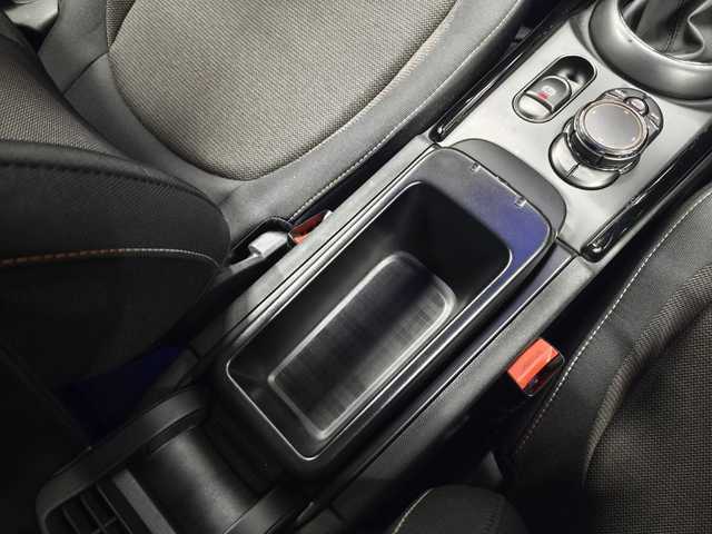 ＭＩＮＩ ミニ クラブマン クーパー 群馬県 2019(令1)年 4.7万km 茶 ペッパーパッケージ/インテリジェントセーフティ/バックカメラ/純正HDDナビ/アンビエントライト/コンフォートアクセス/ACC/Bluetooth/17インチAW　/フロアマット