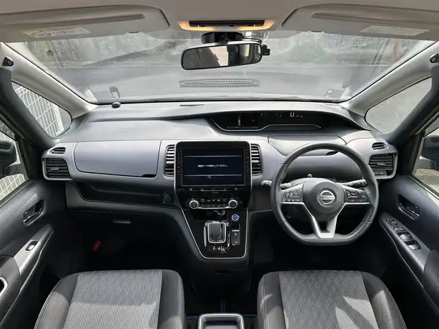 日産 セレナ e－パワー ハイウェイスター V 佐賀県 2020(令2)年 5万km ダークメタルグレー 7人乗り/プロパイロット/エマージェンシーブレーキ/クルーズコントロール/車線逸脱警報/車線逸脱防止支援/前後ソナー/純正9インチナビ/・アラウンドビューモニター/・フルセグTV/BT/CD/DVD/純正フリップダウンモニター/純正ドラレコ(DJ4－D)/両側パワースライドドア/LEDヘッドライト/オートライト/ETC/純正16インチAW/プッシュスタート/電動格納ミラー/ドアバイザー/ISOFIX