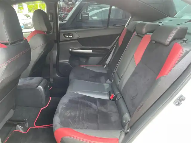 スバル ＷＲＸ ＳＴＩ STI 埼玉県 2015(平27)年 5.1万km クリスタルホワイトP /4WD/ターボ//6速MT//社外メモリナビ//フルセグTV//バックカメラ//CD/DVD/Bluetooth//スマートキー×2//ETC//LEDヘッドライト//W.サイド.カーテンエアバッグ//ABS//横滑り防止装置//オートライト//前後フォグランプ//純正エアロ//スモークフィルム//ドアバイザー//純正18インチAW//新車時保証書//取扱説明書