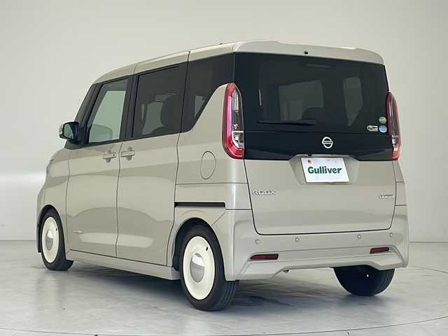 日産 ルークス X 沖縄県 2021(令3)年 3.9万km フローズンバニラパール 社外ナビ【AVIC-RW811】/(フルセグTV　DVD　Bluetooth接続)/アラウンドビューモニター/ETC/ドライブレコーダー/ステアリングスイッチ/プッシュスタート/スマートキー/LEDヘッドライト/オートライト/クリアランスソナー/アイドリングストップ/横滑り防止装置/純正フロアマット/ローダウン/社外サスペンション（純正積込）