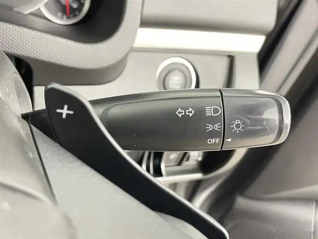 スズキ スイフト RS 千葉県 2014(平26)年 3.7万km プレミアムシルバーメタリック 社外7インチナビ/・フルセグTV・CD/DVD・FM/AM/クルーズコントロール/横滑り防止装置/アイドリングストップ/フォグランプ/ウィンカーミラー/電動格納ミラー/純正16インチAW/シートリフター/ステアリングヒーター/ステアリングスイッチ/プッシュスタート/スマートキー/フロアマット/ドアバイザー/スペアキー/取扱説明書/保証書