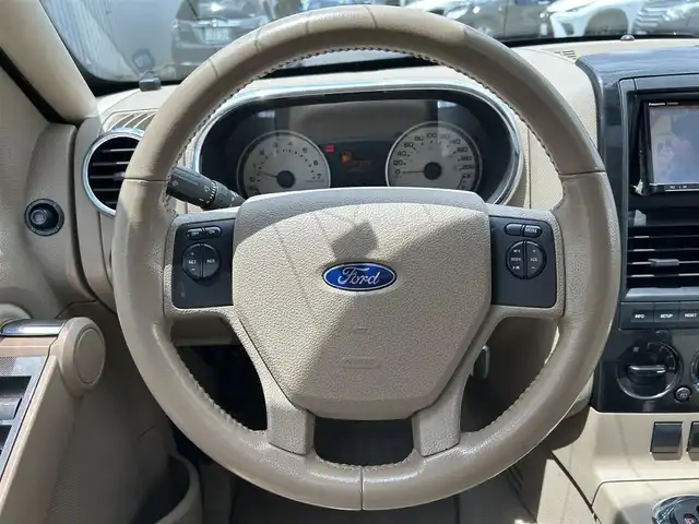 フォード エクスプローラー XLT 静岡県 2009(平21)年 10.2万km 黒 ユーザー買取車両/純正HDDナビ（CN-RA03D）/【CD/DVD/地デジTV】/純性AW17インチ/サンルーフ/バックカメラ/レザーシート/3列シート/ベンチシート/ルーフレール/純性フロアマット/シートヒーター/ETC/純性LEDライト