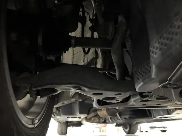 トヨタ ヴォクシー ハイブリッド S－Z 三重県 2022(令4)年 5.8万km アティチュードブラックマイカ ハイブリッド/FF/インパネCVT/純正 10.5インチ ディスプレイオーディオplus（ナビ搭載）/（AM/FM/TV/CD/DVD/USB/iPod/Miracast/CarPlay/AndroidAuto）/純正 14インチOLED（有機EL）後席フリップダウンモニター V14T-R72R/バックガイドモニター/【OP】両側ハンズフリーパワースライドドア/ビルトインETC2.0/Toyota Safety Sense/●プリクラッシュセーフティ/●レーンディパーチャーアラート/●レーダークルコン（全車速追従機能付）/●【OP】アダプティブハイビームシステム*1/・インテリジェントクリアランスソナー［パーキングサポートブレーキ（静止物）］/・ロードサインアシスト/・プロアクティブドライビングアシスト［PDA］/・発進遅れ告知［TMN］/装備/【OP】快適＆利便パッケージ（High）/●2ndシートオットマン＆ヒーター/●ステアリングヒーター/●パワーバックドア/・オートライト/・【OP】プロジェクター式LEDヘッドランプ*1/・ハーフレザーシート/・快適温熱シート（D/N）/・AC100V アクセサリーコンセント（1500W）/・電子パーキングブレーキ/・保/取/マルチ取/・スマートキーx2/など/*1…セットでOP