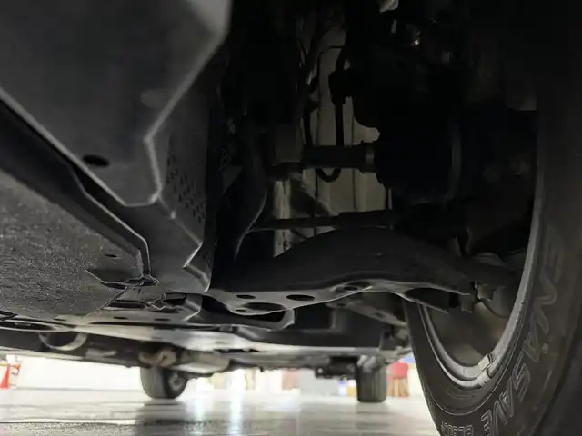 トヨタ ヴォクシー ハイブリッド S－Z 三重県 2022(令4)年 5.8万km アティチュードブラックマイカ ハイブリッド/FF/インパネCVT/純正 10.5インチ ディスプレイオーディオplus（ナビ搭載）/（AM/FM/TV/CD/DVD/USB/iPod/Miracast/CarPlay/AndroidAuto）/純正 14インチOLED（有機EL）後席フリップダウンモニター V14T-R72R/バックガイドモニター/【OP】両側ハンズフリーパワースライドドア/ビルトインETC2.0/Toyota Safety Sense/●プリクラッシュセーフティ/●レーンディパーチャーアラート/●レーダークルコン（全車速追従機能付）/●【OP】アダプティブハイビームシステム*1/・インテリジェントクリアランスソナー［パーキングサポートブレーキ（静止物）］/・ロードサインアシスト/・プロアクティブドライビングアシスト［PDA］/・発進遅れ告知［TMN］/装備/【OP】快適＆利便パッケージ（High）/●2ndシートオットマン＆ヒーター/●ステアリングヒーター/●パワーバックドア/・オートライト/・【OP】プロジェクター式LEDヘッドランプ*1/・ハーフレザーシート/・快適温熱シート（D/N）/・AC100V アクセサリーコンセント（1500W）/・電子パーキングブレーキ/・保/取/マルチ取/・スマートキーx2/など/*1…セットでOP