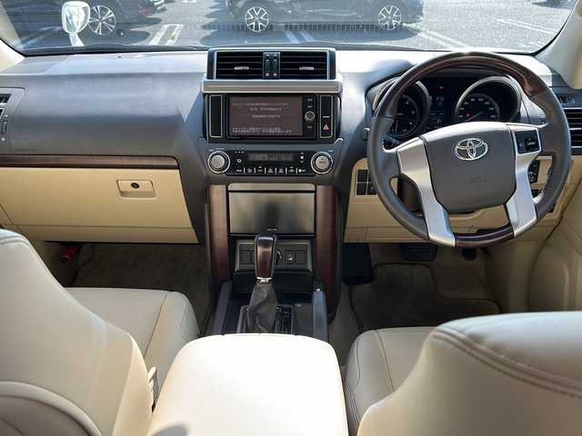トヨタ ランドクルーザー プラド TX Lパッケージ 千葉県 2017(平29)年 7.6万km ホワイトパールクリスタルシャイン モデリスタエアロ　モデリスタウィングデッキ　モデリスタマフラー　２０ＡＷ　ベージュ革シート　ナビＮＳＺＴ－Ｗ６６Ｔ　バックカメラ　シートヒーター　電動シート　クルコン　電動格納サードシート　ディーゼル
