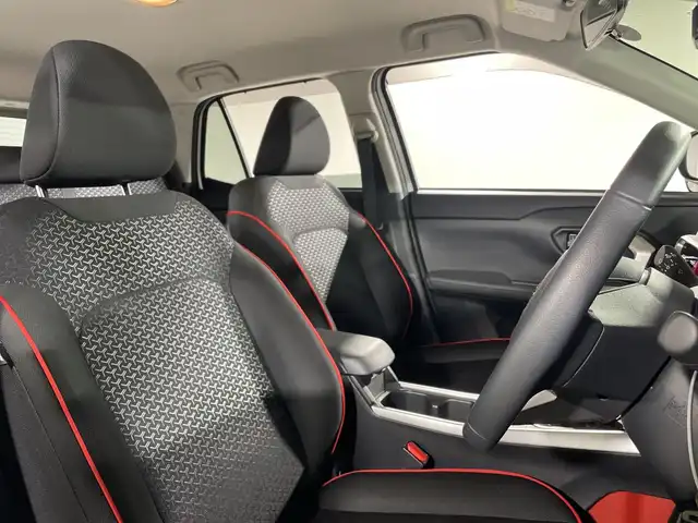 トヨタ ライズ Z 福岡県 2022(令4)年 0.8万km ブラックマイカメタリック/シャイニングホワイトパール 禁煙車/純正メモリナビ/・CD/BT/AUX/ワンセグTV/・全方位モニター/スマートアシスト/コーナーセンサー/電子パーキング/・ブレーキホールド/シートヒーター(D/N)/ドライブレコーダー前後/ETC/革巻きステアリング/・ステアリングリモコン/LEDヘッドライト/・オートライト/・フォグランプ/スマートキー/・プッシュスタート/・スペアキー